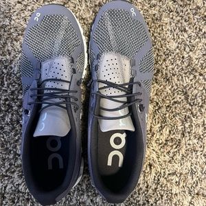 On Cloud 5 slip on shoes